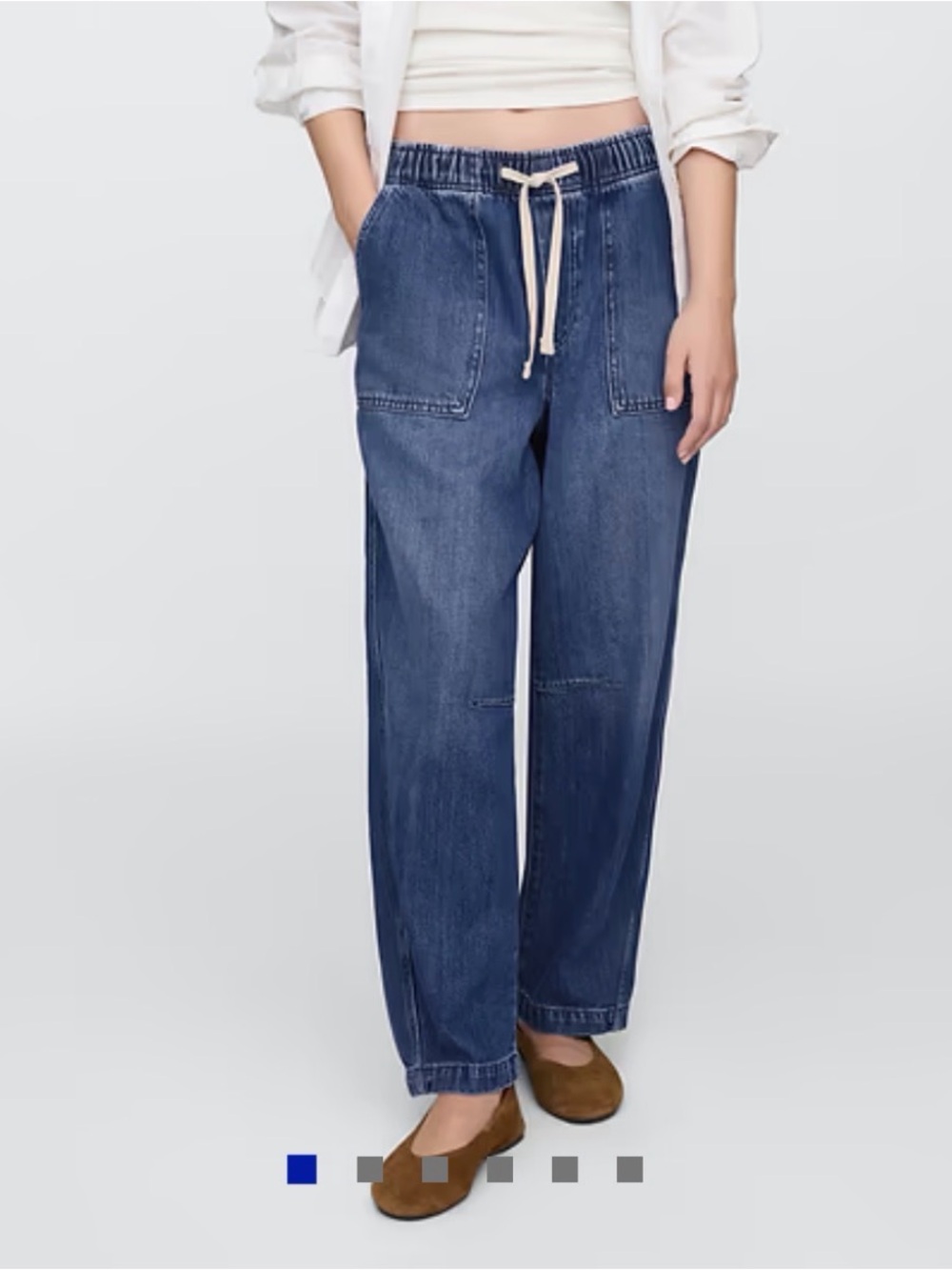 GAP- Mid Rise SuperSoft Pull-On Barrel Jeans